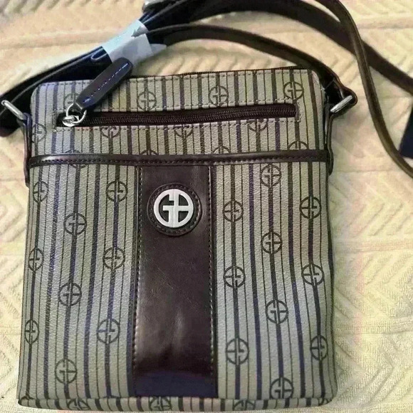 Giani Bernini Crossbody Handbag. NWT. Khaki Brown with Strips.  Adjustable Stap - Picture 14 of 15